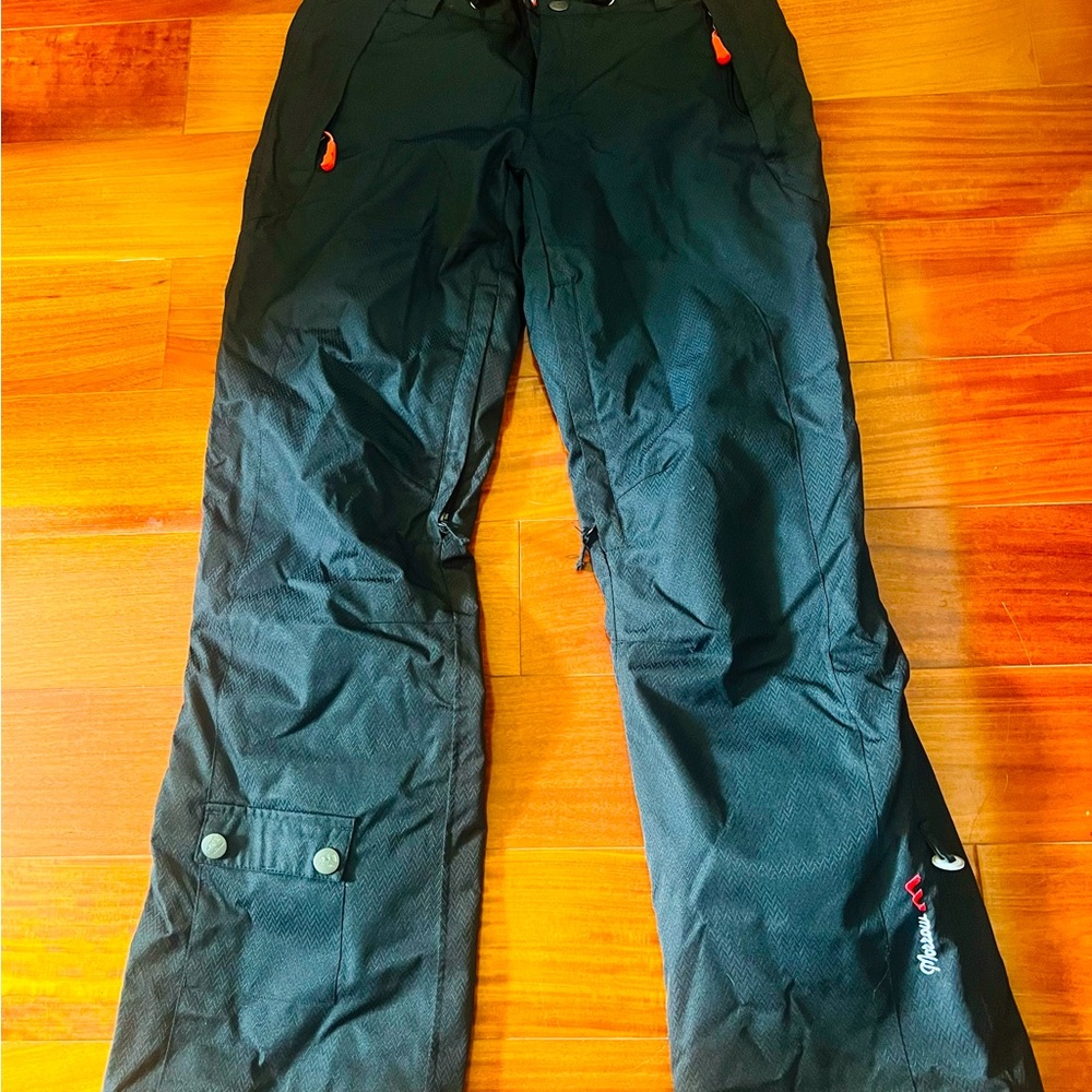 Morrow Women’s Snowboarding / Ski Pants in Black With Red Lining-Size Sm…
